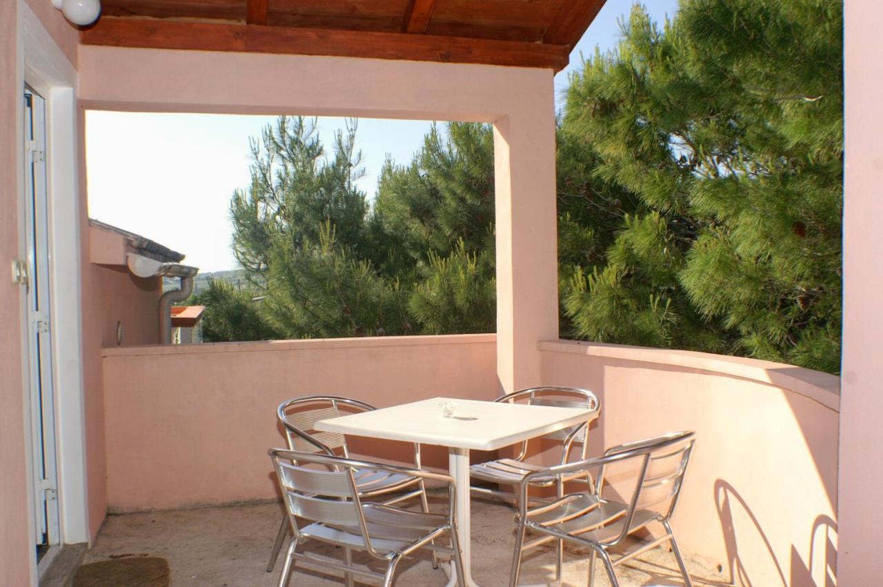 Family Friendly Seaside Apartments Vlasici, Pag - 4319 Eksteriør billede
