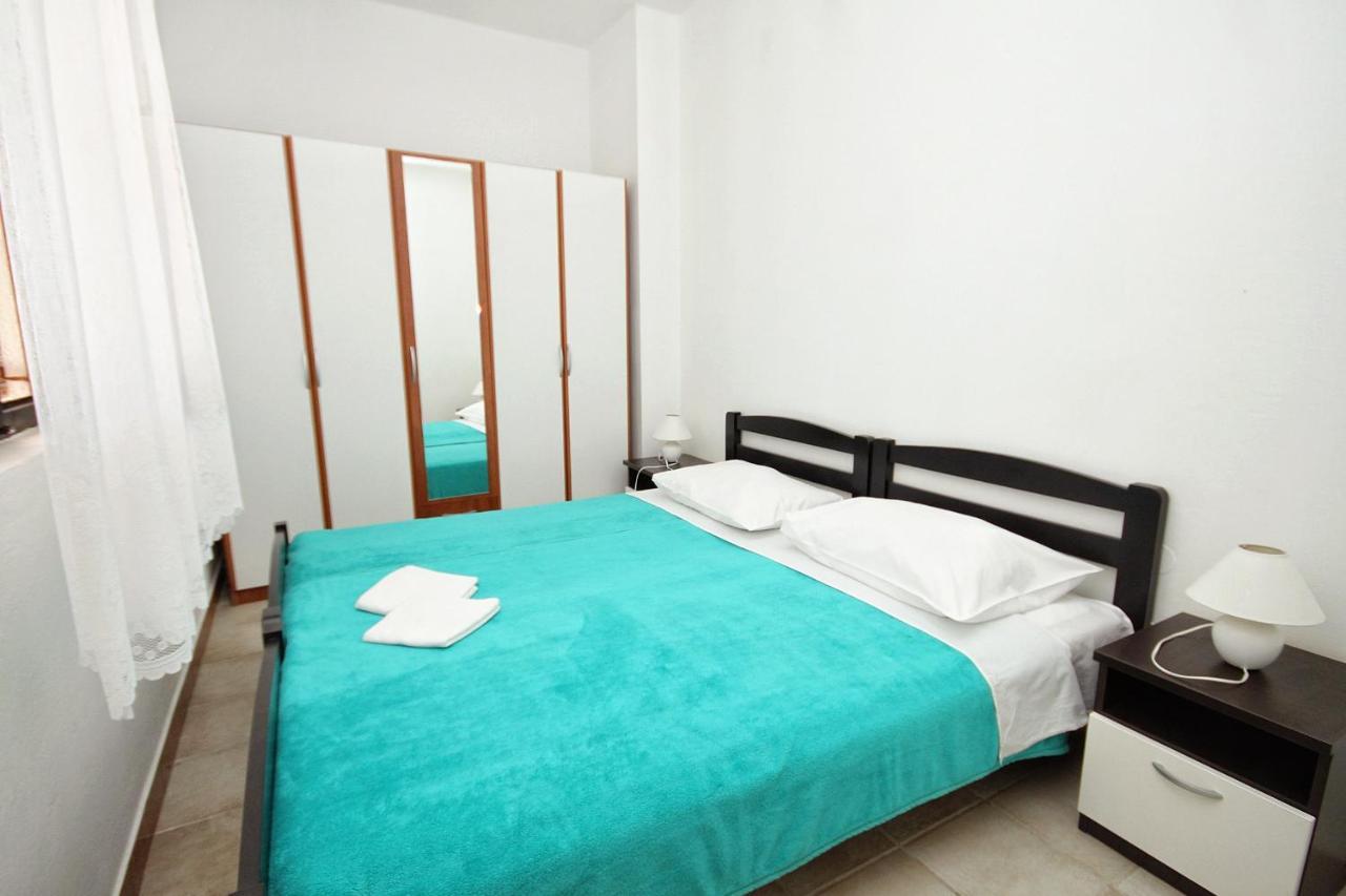 Family Friendly Seaside Apartments Vlasici, Pag - 4319 Eksteriør billede