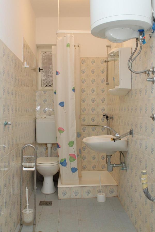 Family Friendly Seaside Apartments Vlasici, Pag - 4319 Eksteriør billede